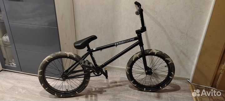Трюковой велосипед BMX