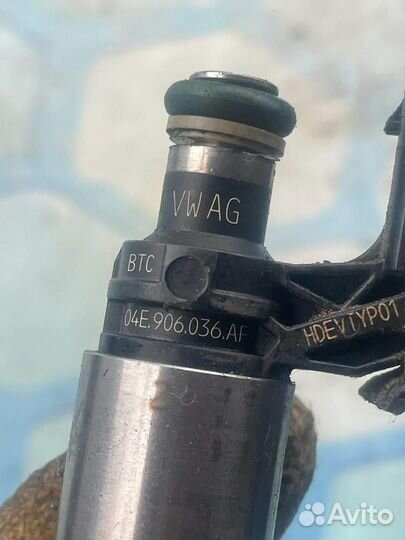 Форсунка инжекторная электрическая 04e906036AF