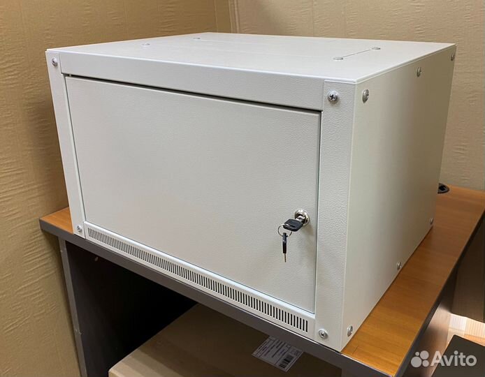 Шкаф телекоммуникационный