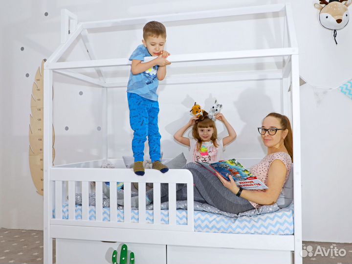 Кровать домик