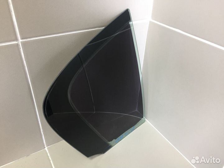 Форточка двери задней правой VW Passat B6