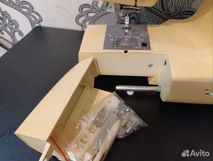 Швейная машина AstraLux 5100