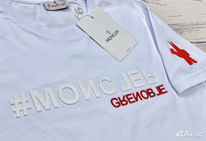 Футболка Moncler