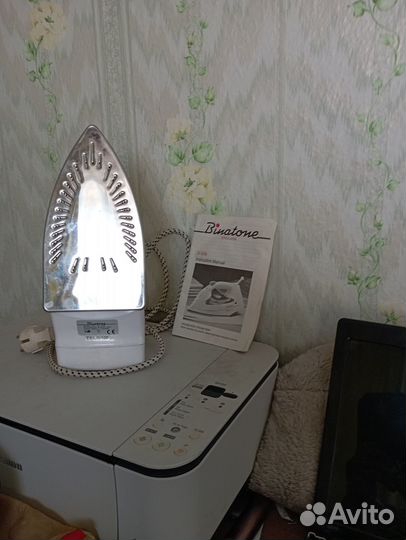 Утюг Binatone
