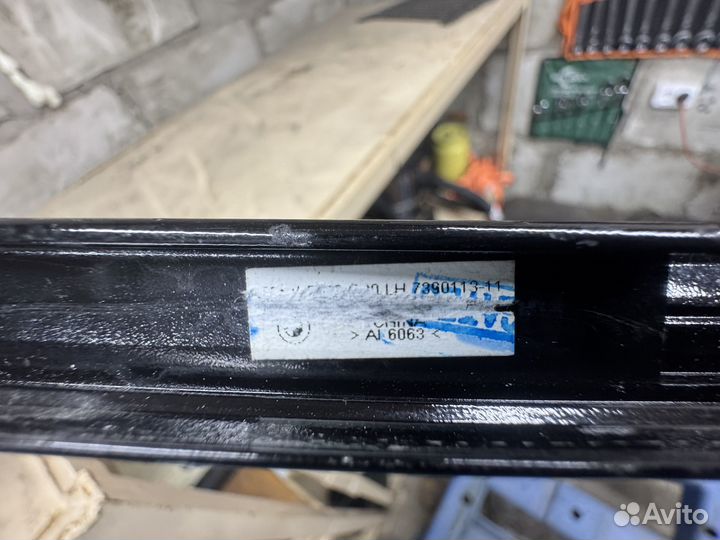 Молдинг водительской двери bmw g30 g31