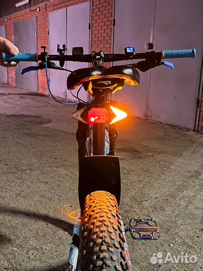 Фонарь для велосипеда задний с поворотниками