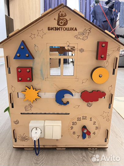 Бизиборд домик