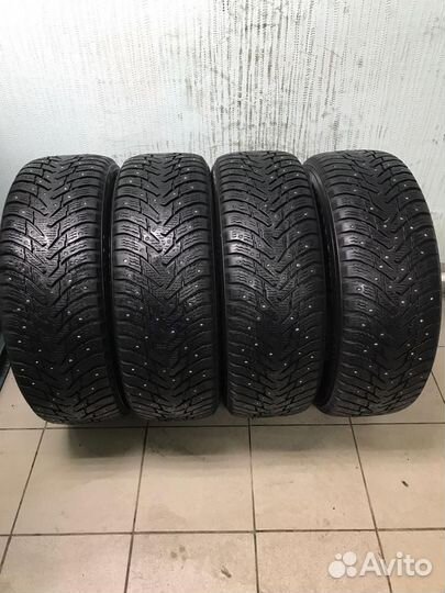 Nokian Tyres Hakkapeliitta 8 SUV 235/65 R17