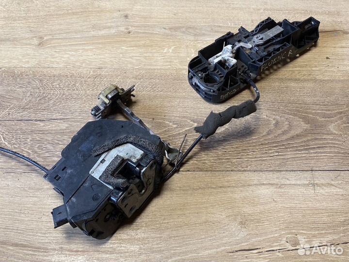 Renault fluence передний правый замок двери