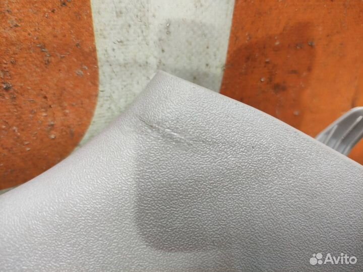 Обшивка стойки передняя правая Toyota Fortuner 2