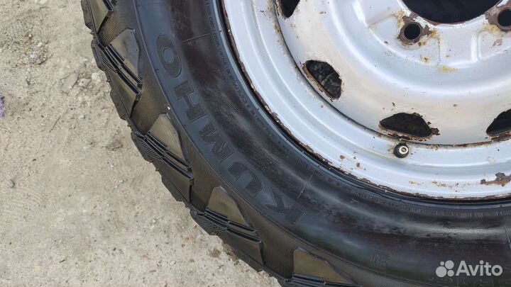 Kumho Road Venture M/T KL71 265/75 R16