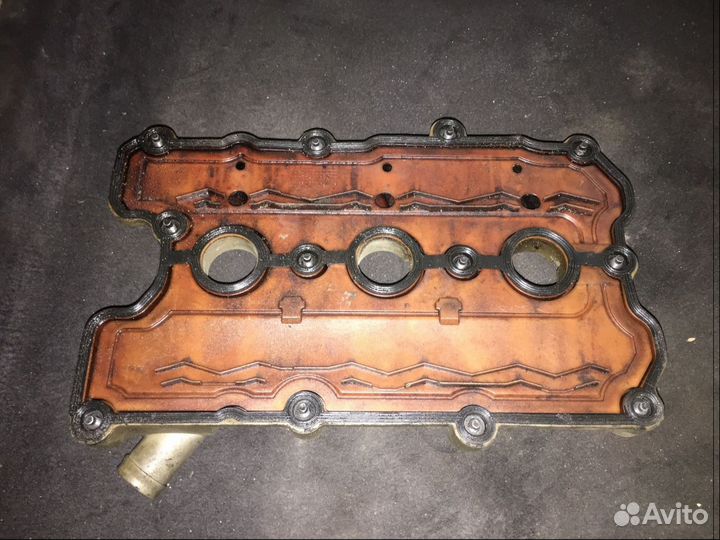 Крышка гбц правая Ауди А6 С7 06E103472N