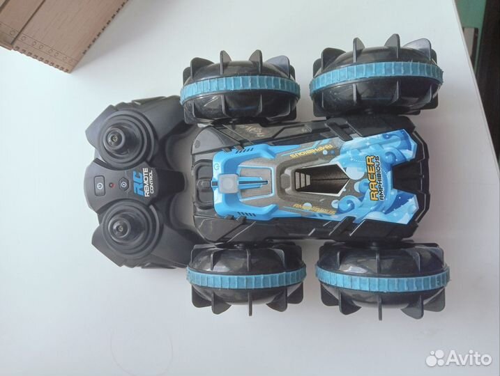 Игрушечные машинка по воде