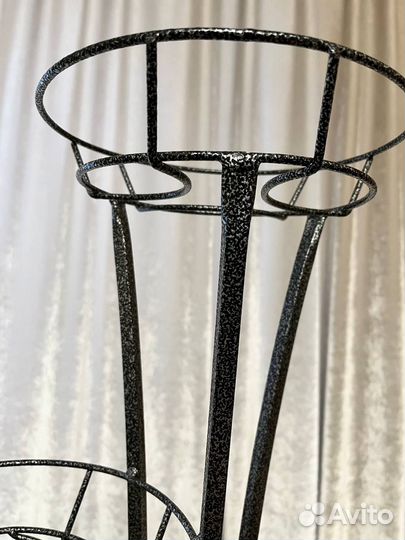 Подставка для цветов металлическая