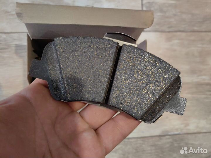 Тормозные колодки передние на KIA Rio оригинал