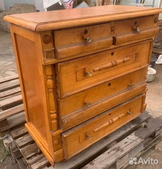 Старинный комод