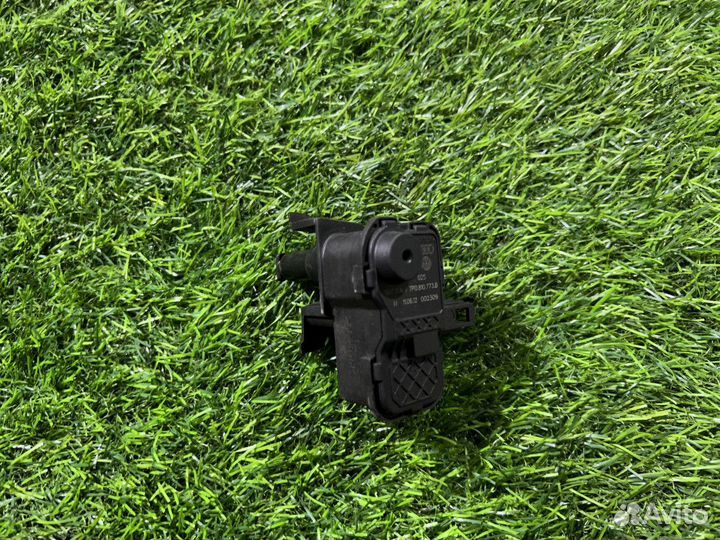 Активатор замка крышки бензобака Volkswagen