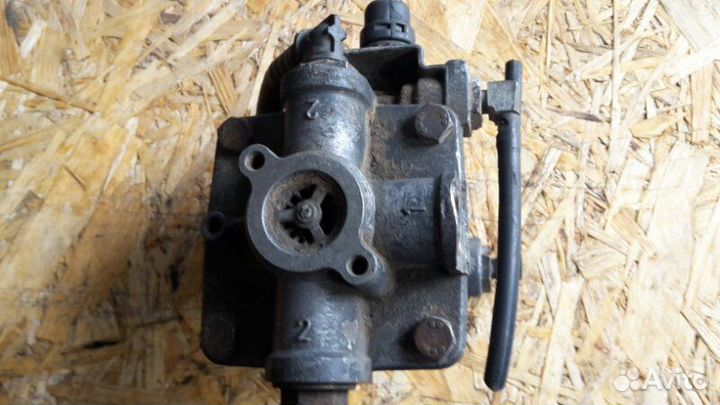 Клапан ускорительный Mercedes Benz Actros MP1