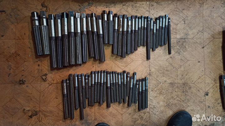 Продам метчики, сверла, плашки, развертки