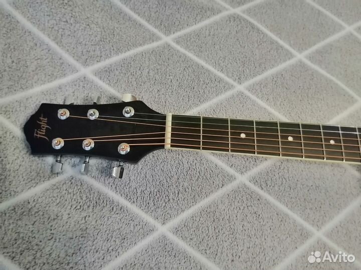 Акустическая гитара