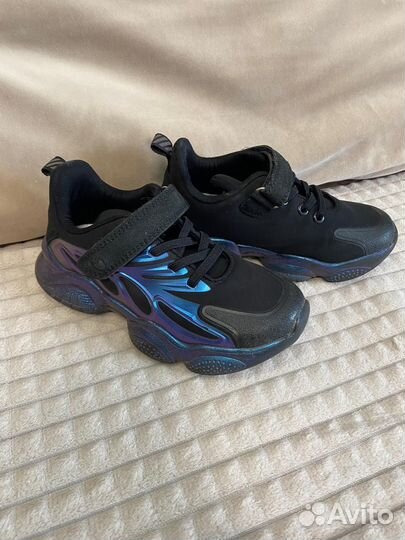 Кроссовки детские