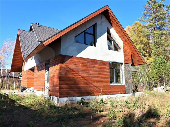 Дом 270 м² на участке 10,5 сот.