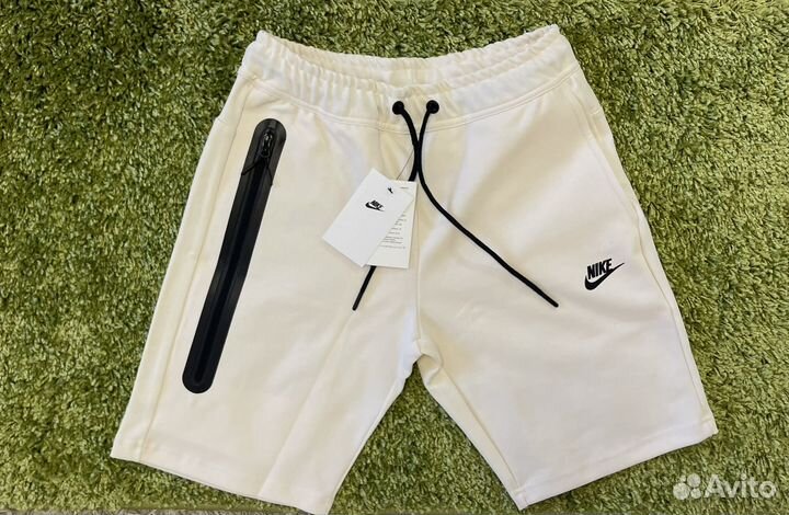 Шорты Nike Tech