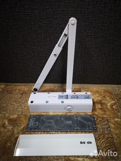 Доводчик двери GU