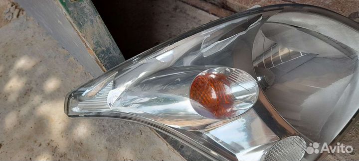 Стекло фары тойота прадо