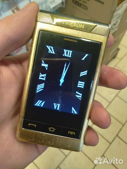 Мобильные телефоны бус сенсерным экраном