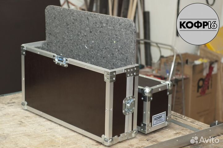 Трехразьемные кейсы и кофры