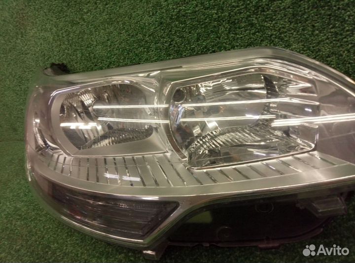 Фара правая Citroen C5 2 2008-н.в. 9672694080