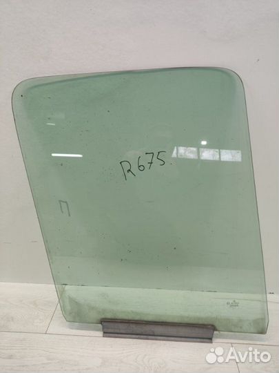 Стекло передне двери (опускное ) правое Mercedes