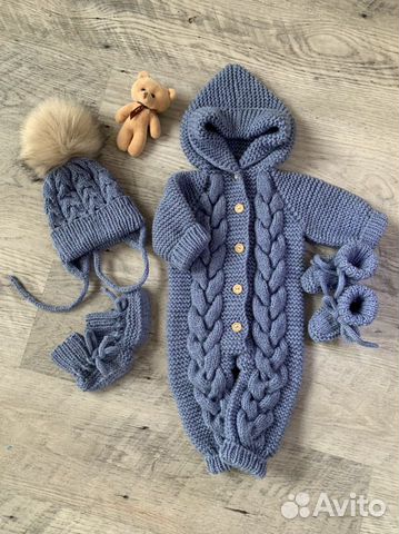 Вязаный детский комбинезон ручной работы