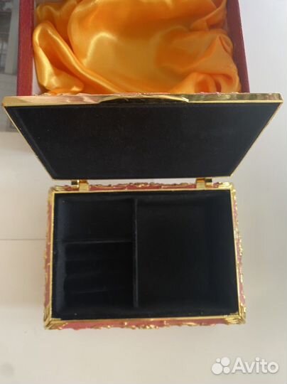 Изящная шкатулка