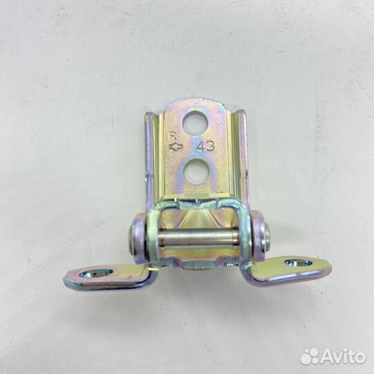 Петля двери