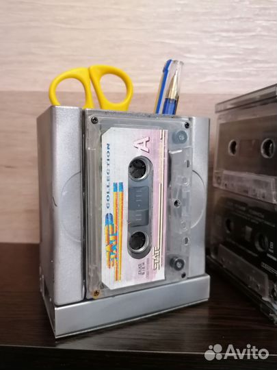 Копилка, органайзеры из старых кассет