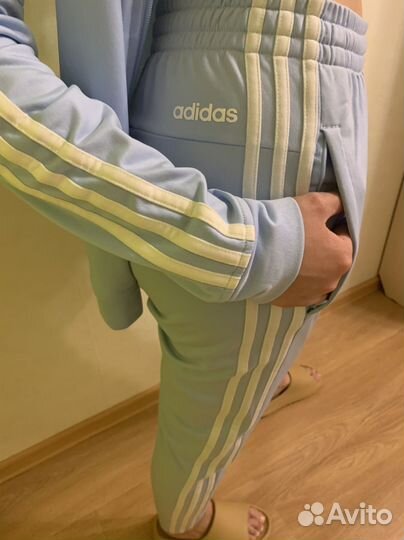 Спортивный костюм adidas