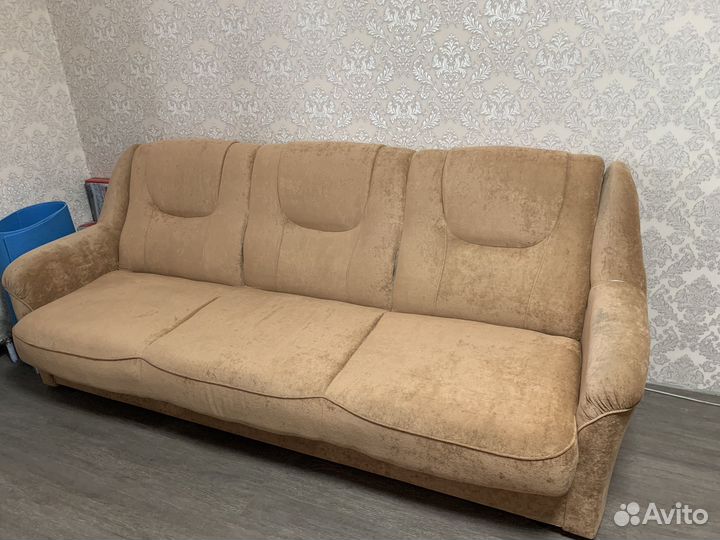 Диван