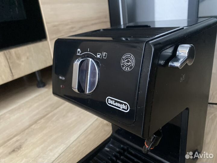 Delonghi Кофеварка рожковая ECP-31.21