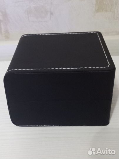 Мужские наручные часы с браслетом новые