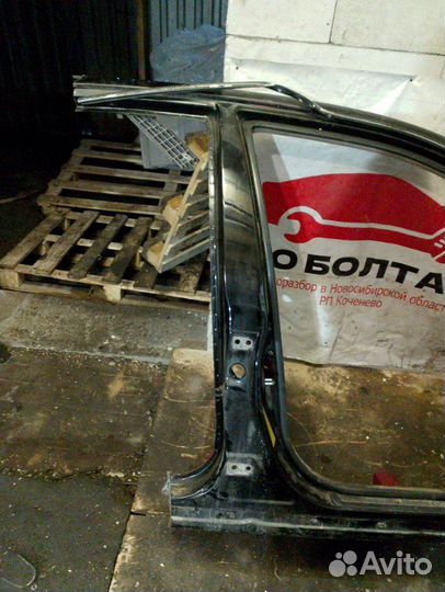 Центральная стойка кузова передняя правая Lexus