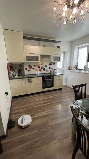 4-к. квартира, 115 м², 1/3 эт.
