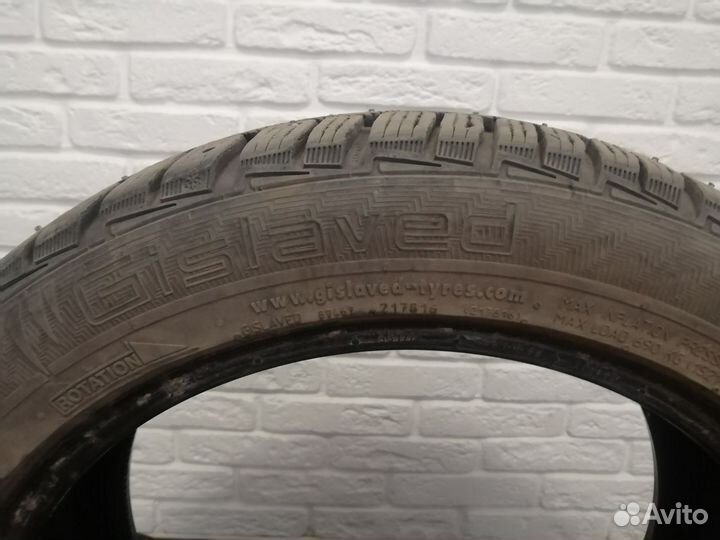 Gislaved NordFrost 100 215/50 R17