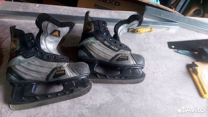 Коньки хоккейные