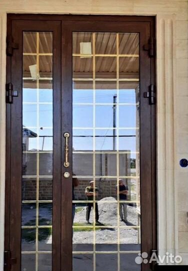 Дверь алюминиевая