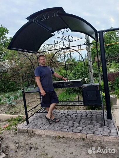 Мангал с крышей