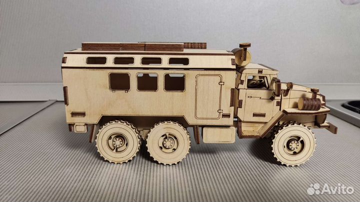 Сборная модель из фанеры Урал 4320