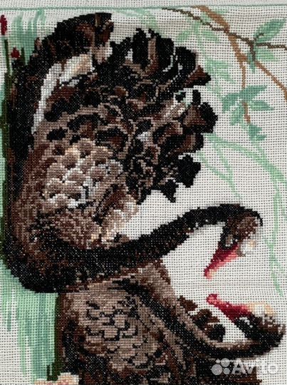 Картина вышитая крестом 36*20 лебеди