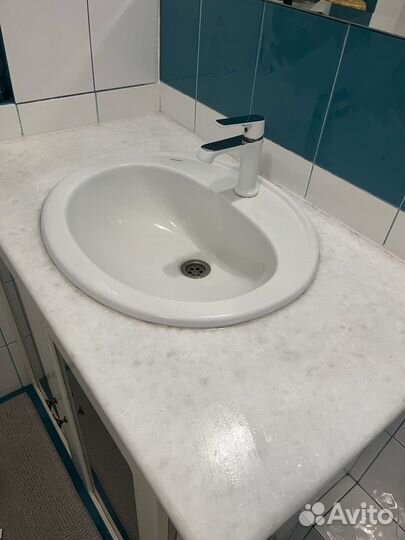 Раковина с мраморной столешницей